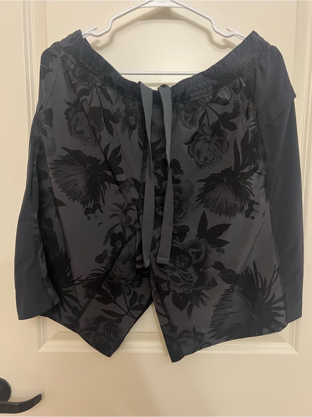 lululemon athletica Men's Black Floral Athletic Shorts